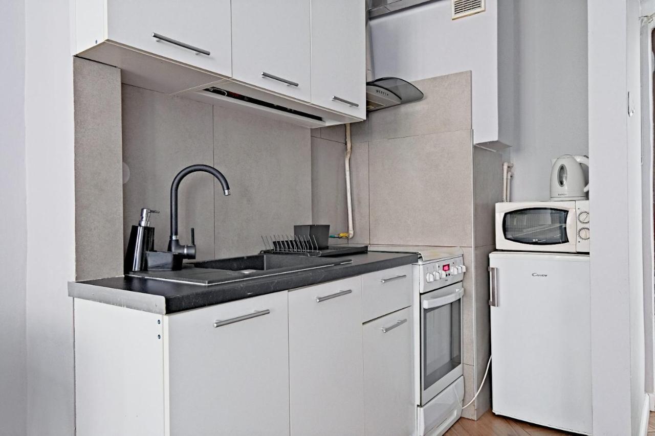 Studio In Amazing Location Apartment Варшава Екстериор снимка